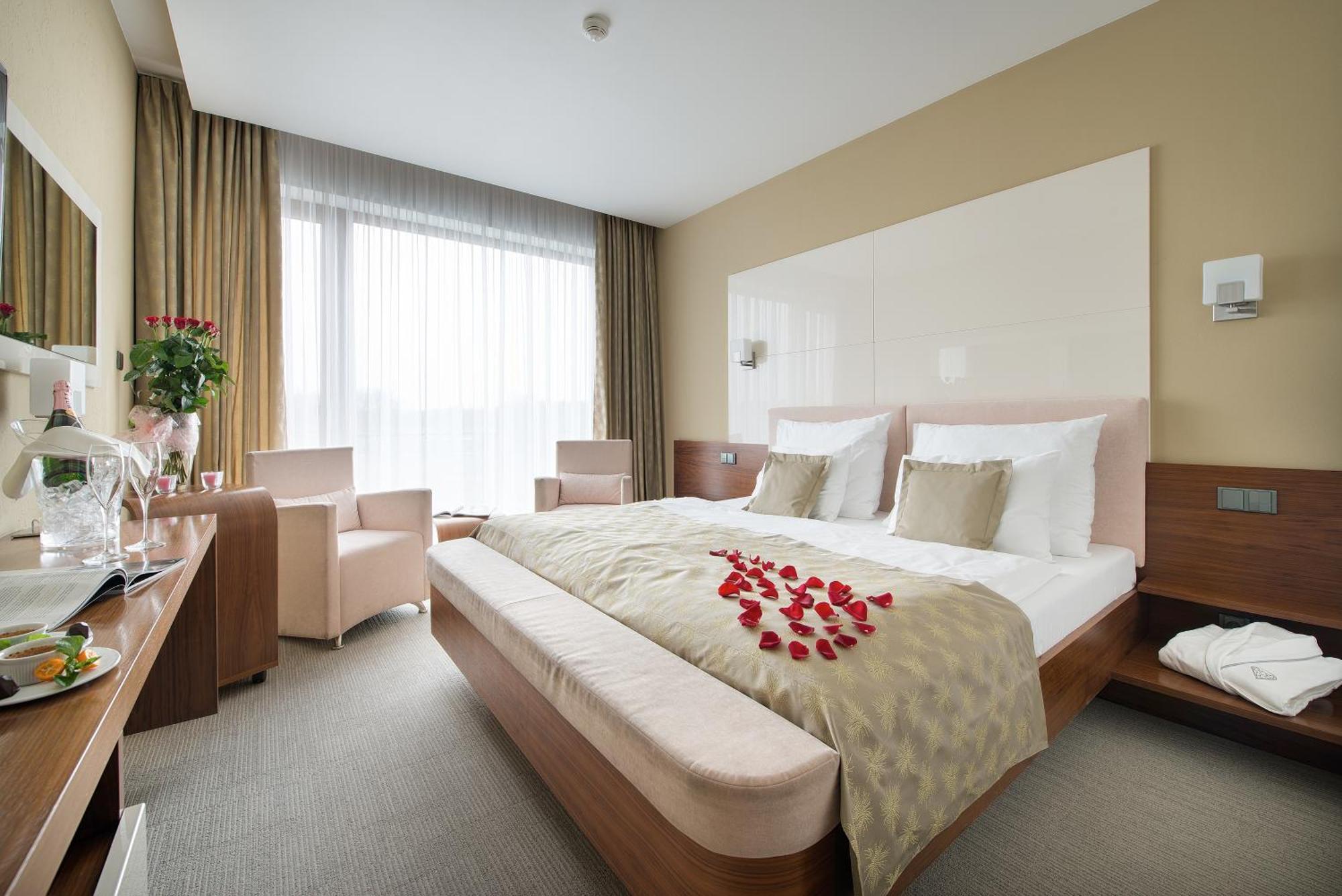 Wellness Hotel Diamant Глубока-над-Влтавою Екстер'єр фото