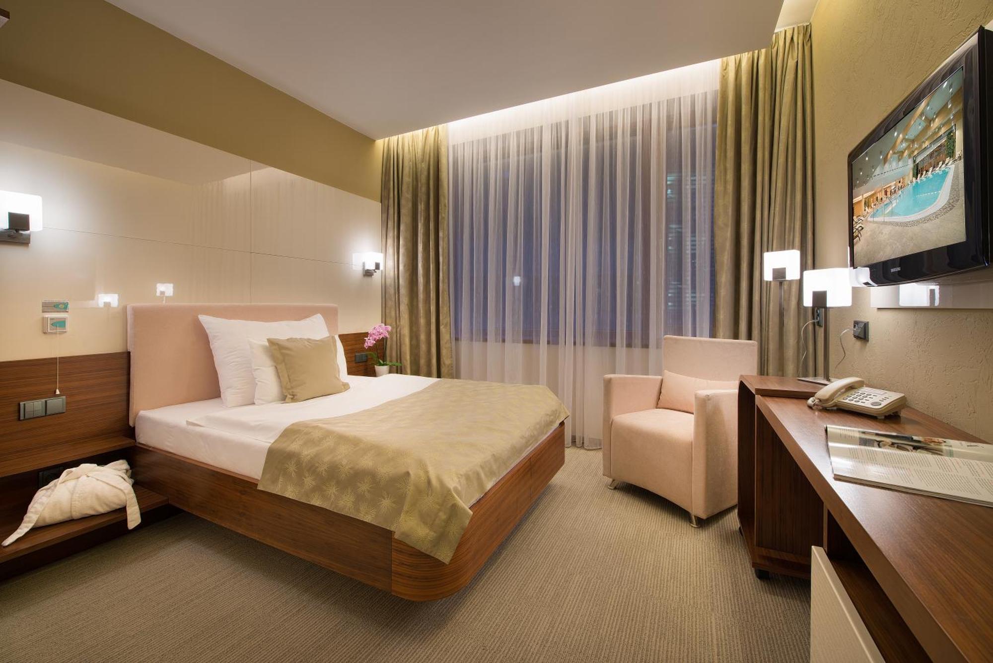 Wellness Hotel Diamant Глубока-над-Влтавою Екстер'єр фото