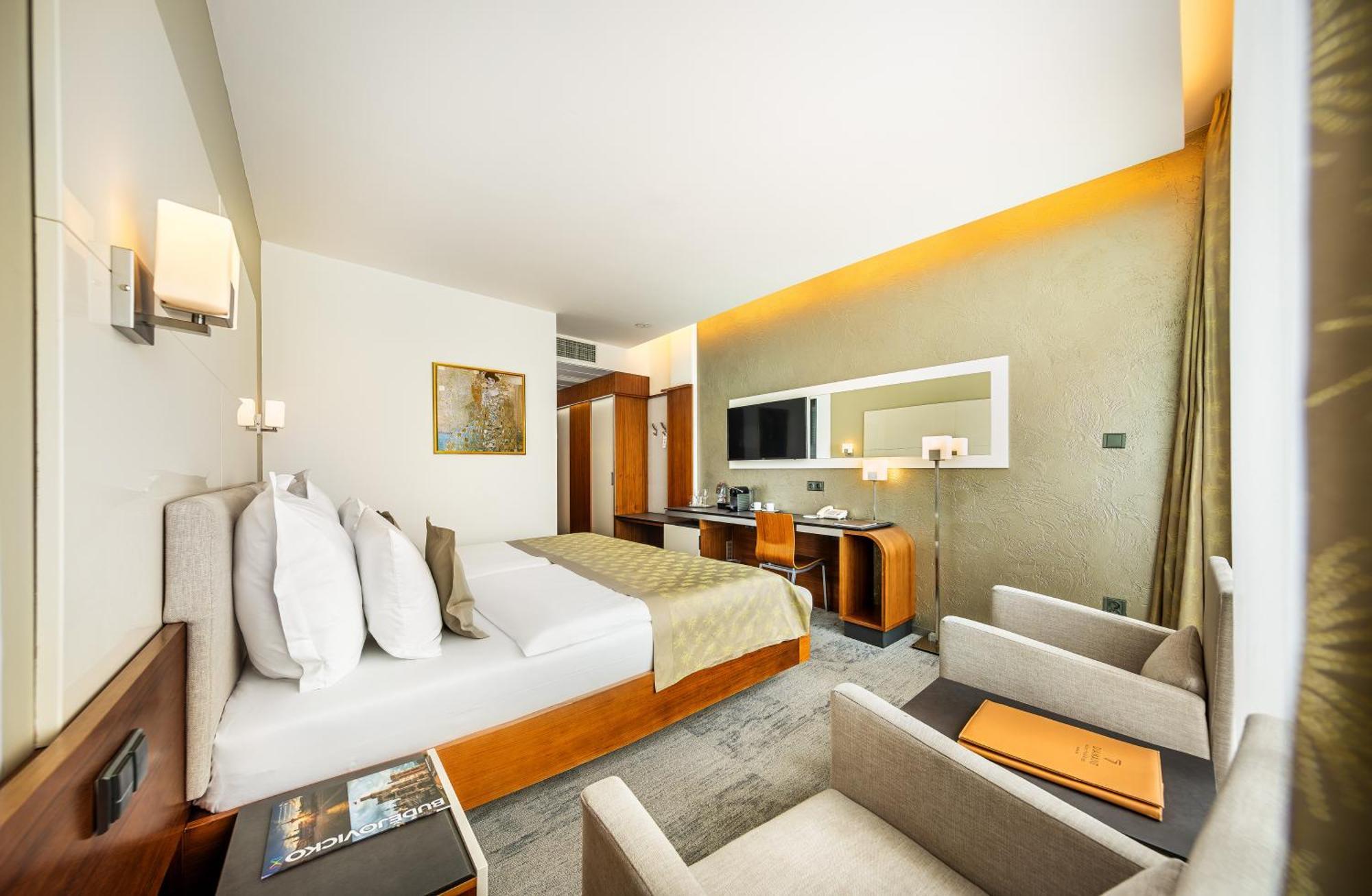Wellness Hotel Diamant Глубока-над-Влтавою Екстер'єр фото