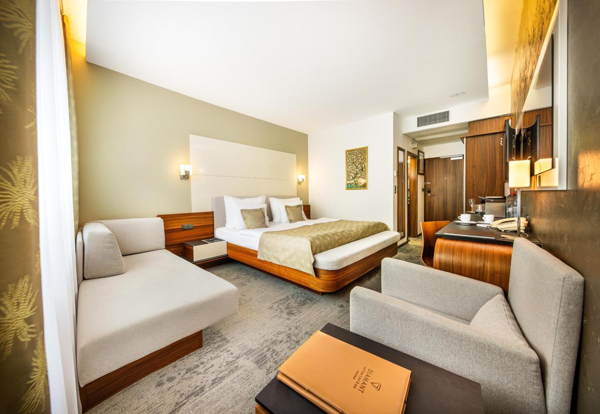 Wellness Hotel Diamant Глубока-над-Влтавою Екстер'єр фото