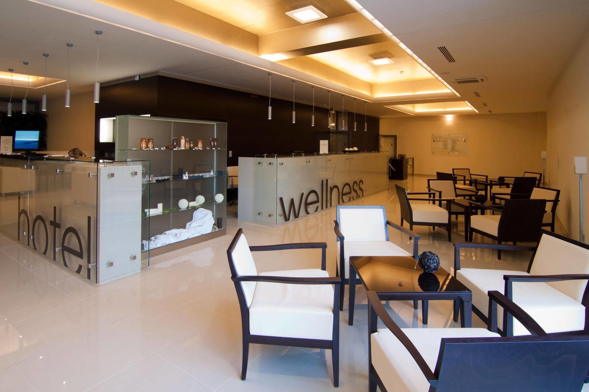 Wellness Hotel Diamant Глубока-над-Влтавою Екстер'єр фото