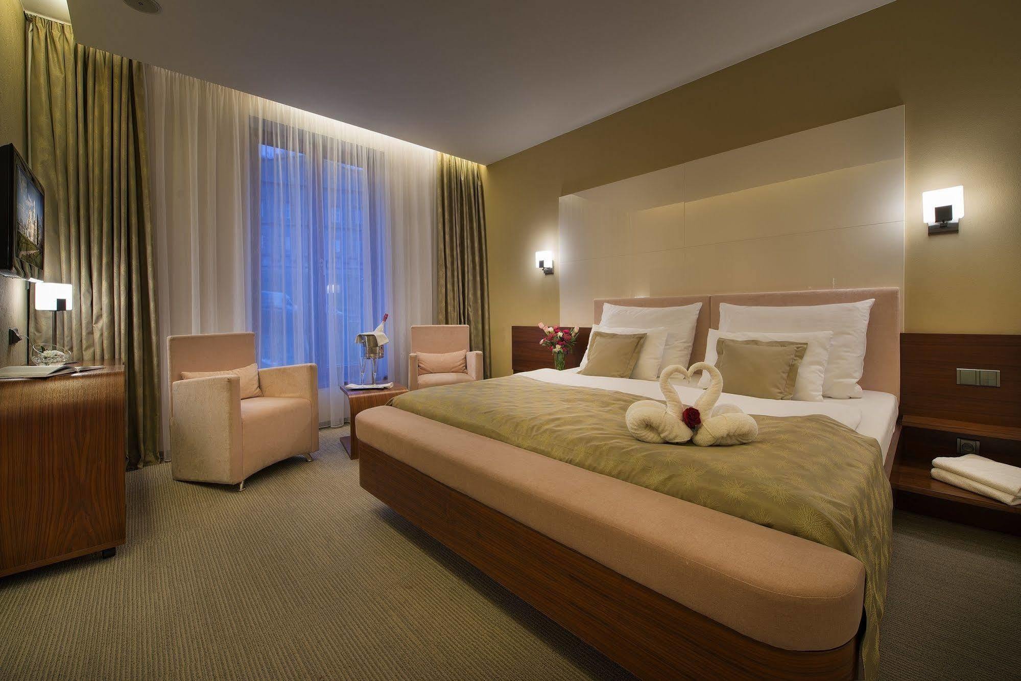 Wellness Hotel Diamant Глубока-над-Влтавою Екстер'єр фото